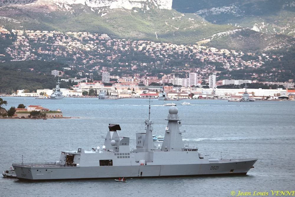 Le Chevalier Paul au moullage dans la baie du Lazaret