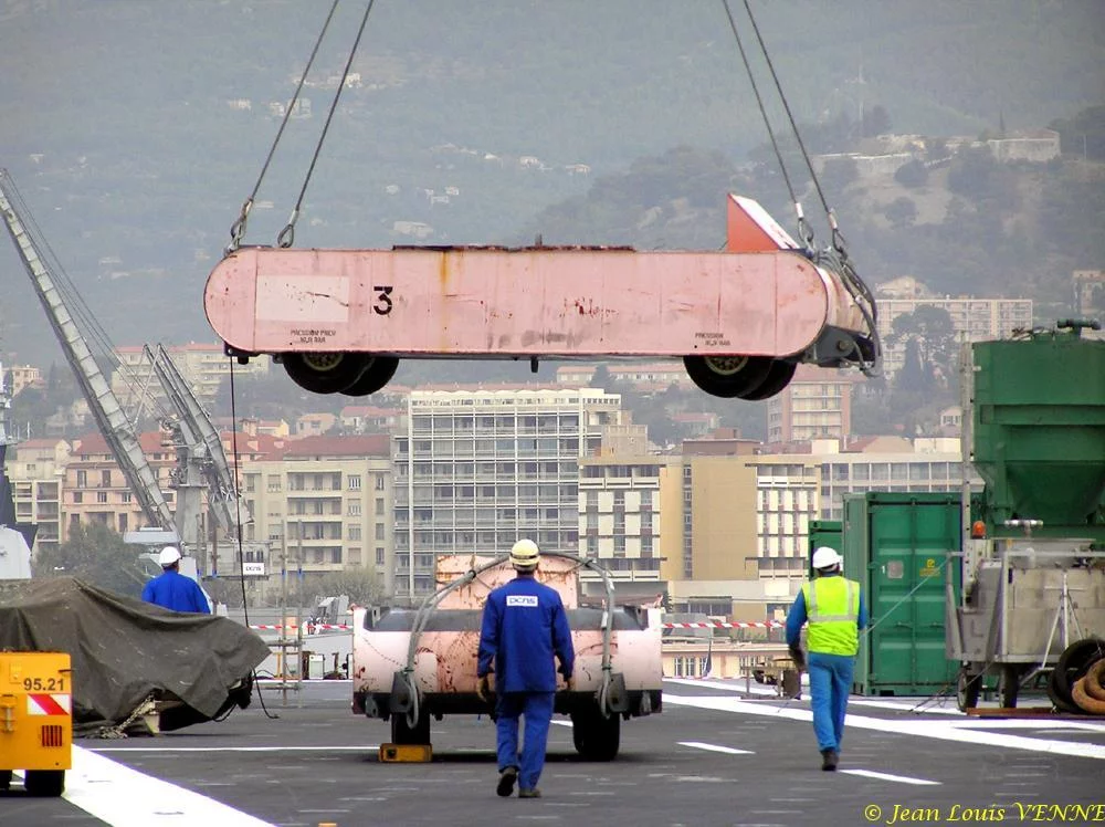 Essais des catapultes du Charles de Gaulle