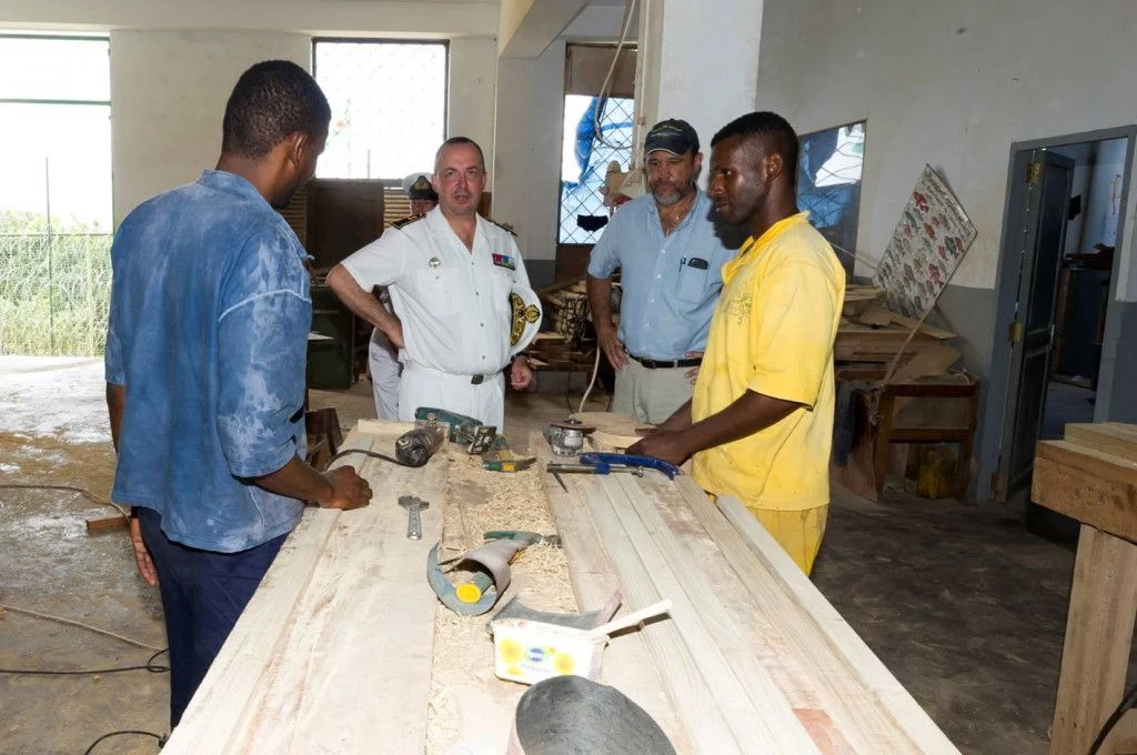 Le commandant de la force européenne Atalante visite le Palais de Justice et la prison des Seychelles
