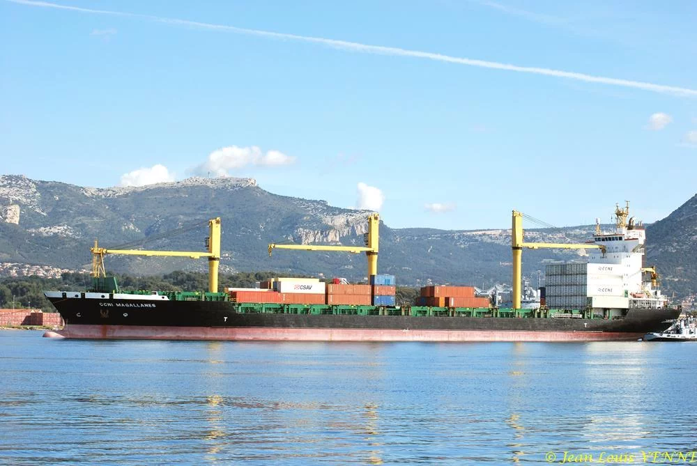 Arrivée à Toulon du porte-conteneurs Magallanes