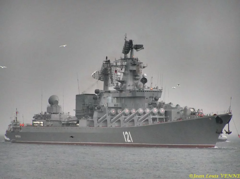 Le Moskva quitte Toulon