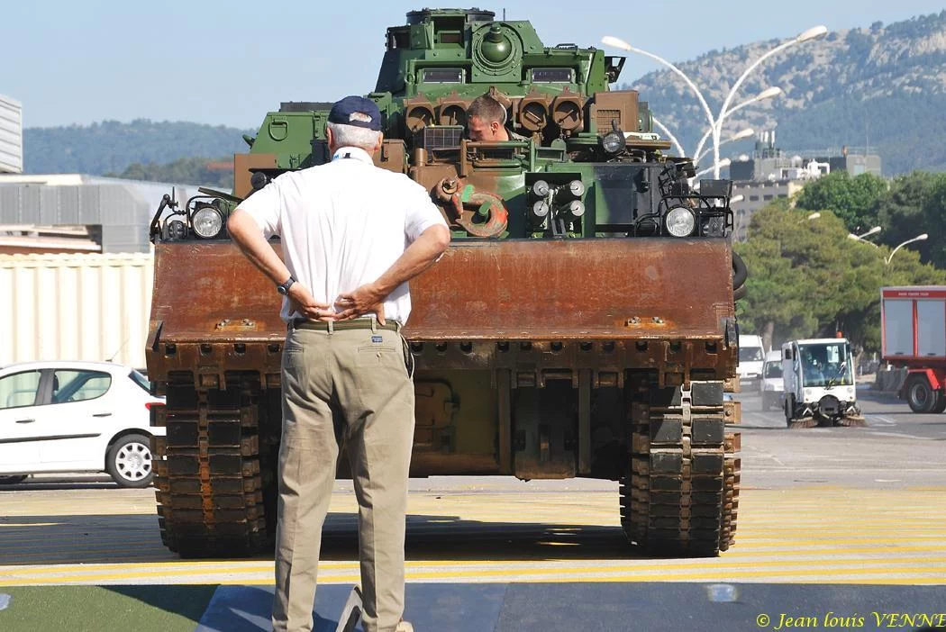 L'Engin Blindé du Génie embarque sur le L-CAT