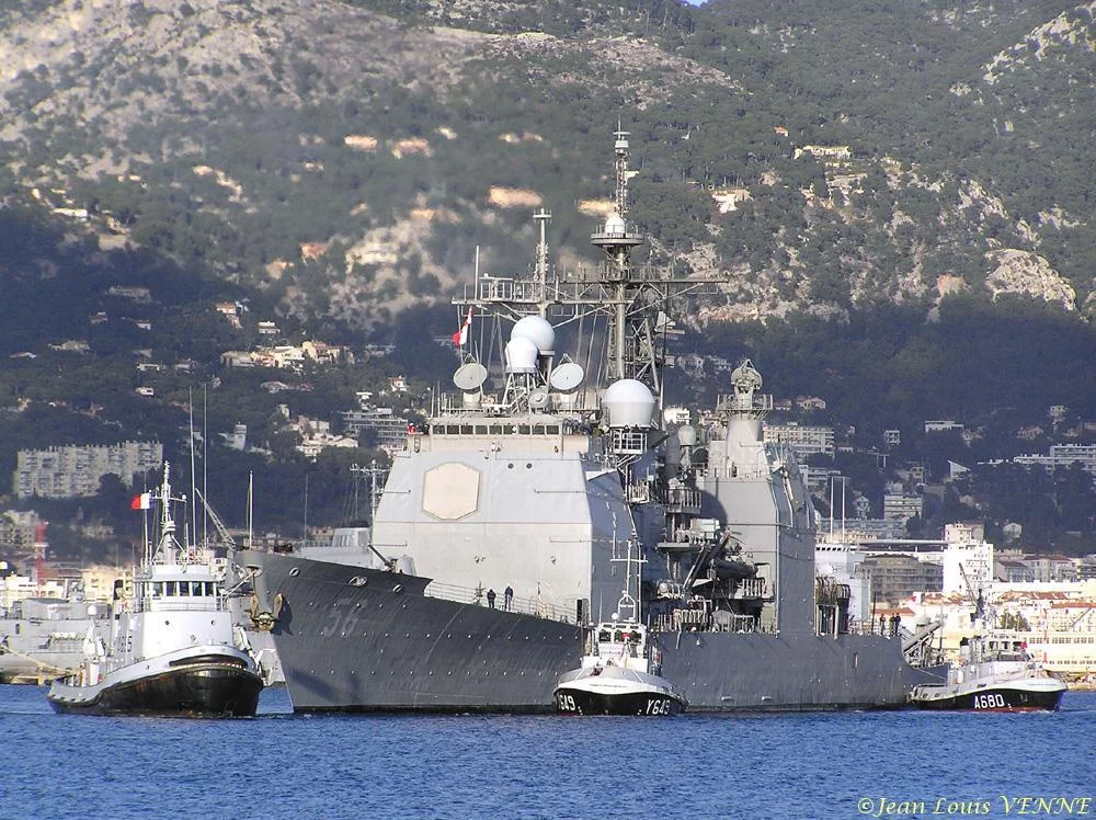 Le San Jacinto arrive Ã  Toulon