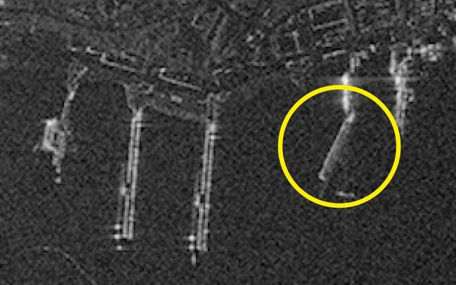 Image satellite montrant les dégâts subis par la base russe de Rybachiy