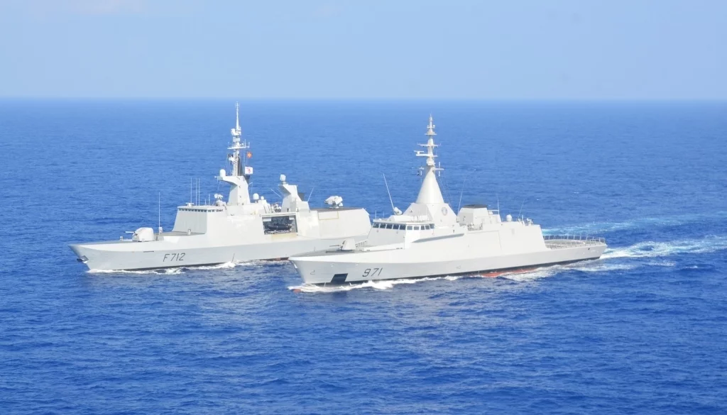 La frégate Courbet a et la corvette El Fateh de la Marine égyptienne