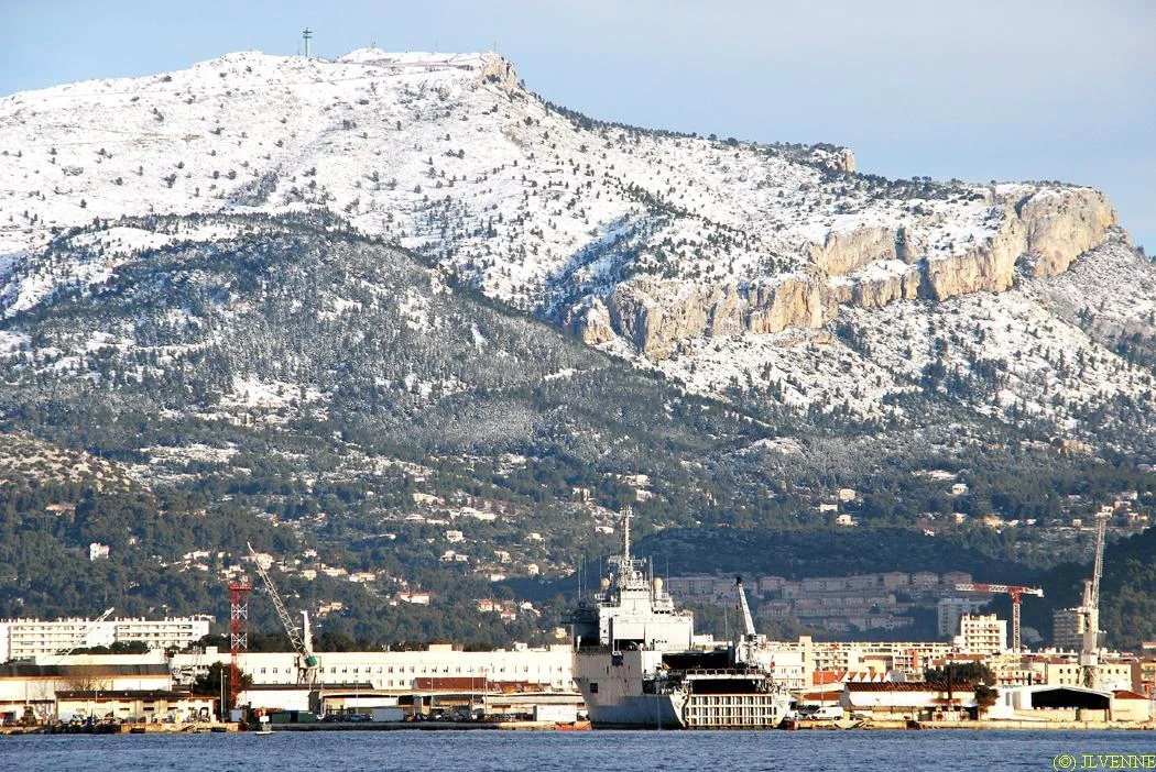 Toulon et ses montages enneigées