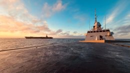 La frégate Aquitaine et le porte-avions américain USS Gerald R. Ford