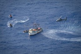 Un bateau de pêche intercepté au large des côtes d’Afrique de l’Ouest transporte 10t de cocaïne