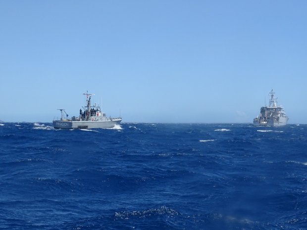 Un patrouilleur Antilles-Guyane (PAG) et le patrouilleur dominicain Procion